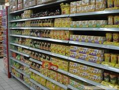 如何在超市货架摆放中选择正常性价比的产品
